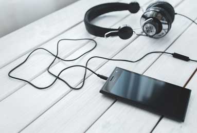 九游手机版：掌上游戏的入口，随时随地开启你的游戏新生活