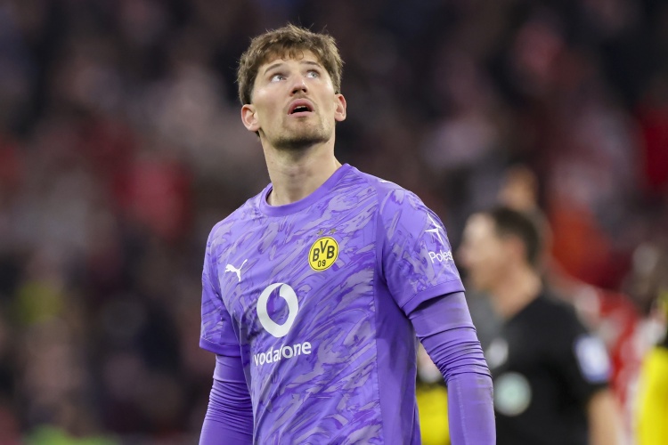 球探体育即时比分比分-背伤+感冒！德天空：科贝尔通过多特体能测试，获准出战法兰克福